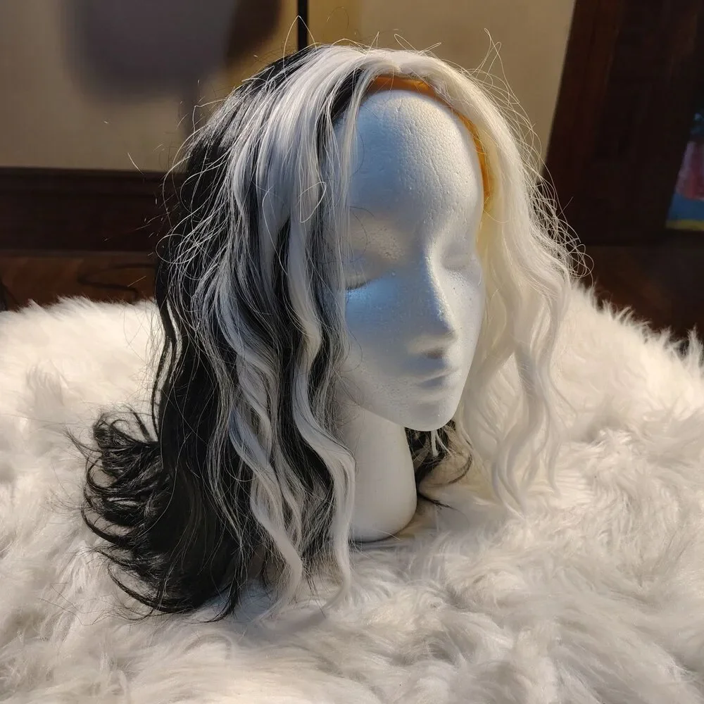 Black Silver White Bob Shoulder Length Wig NWTS